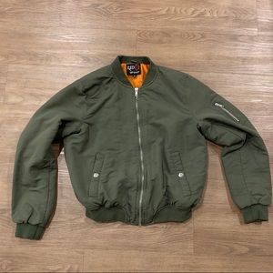 Women’s Green Bomber Jacket Size Medium